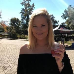 Meet your Posher, Lauren